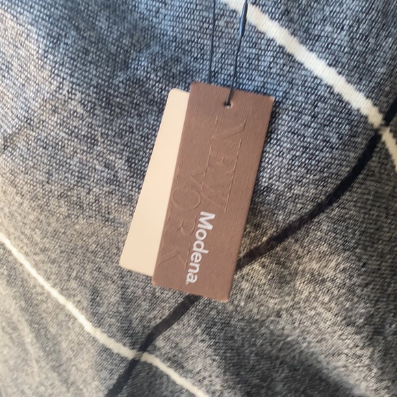 Modena Shawl Wrap One Size - Picture 5 of 6